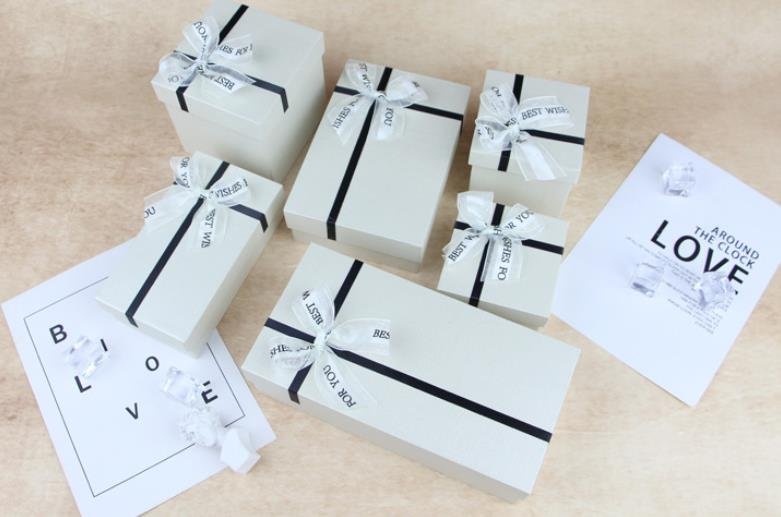 Present Wrapping Boxes